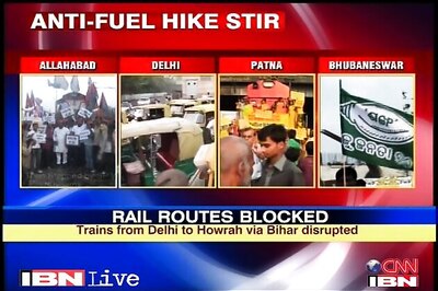 Bharat bandh: Protestors block traffic in Delhi