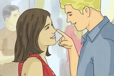 How to Get a Leo Woman to Chase You (11+ Tips for Flirting with Leo Women)