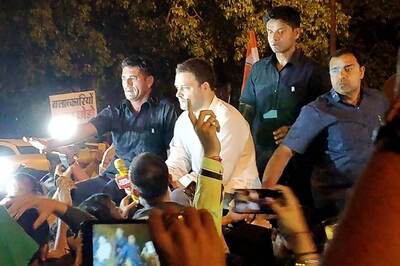 LIVE: Priyanka, Rahul Gandhi's Midnight March to Protest Kathua, Unnao Rape Cases Reaches India Gate