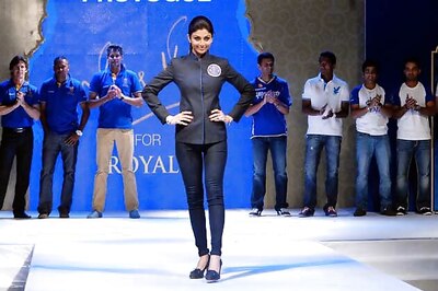 Snapshot: Shilpa Shetty's camera trick nose bump with Rahul Dravid