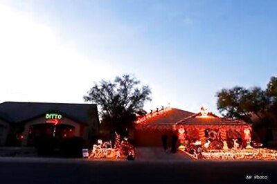 Arizona home's 'Ditto' to neighbour's Christmas lights