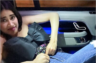 Janhvi Kapoor Struggles to Change Clothes in Her Car While Promoting 'Roohi'