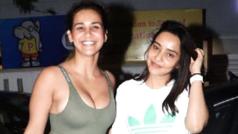 Sisters Neha Sharma, Aisha Sharma Go for A Stroll in Casuals; Watch