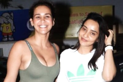 Sisters Neha Sharma, Aisha Sharma Go for A Stroll in Casuals; Watch