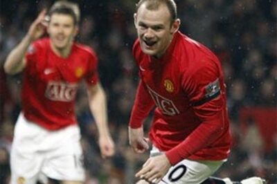 Rooney, Scholes sent off as Man U lose at Fulham