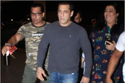 Salman Khan Loses Cool, Snatches Fan's Phone at Goa Airport