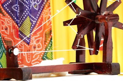 National Handloom Day 2021: 5 Handloom Products You Can Buy Today to Honour the Indian Art; See Images