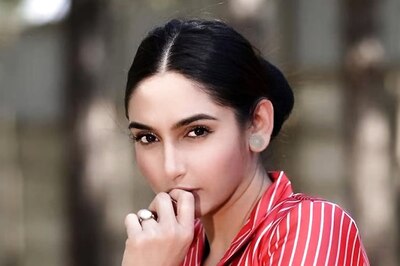 Ragini Dwivedi Looks Stunning In A Red And White Co-Ord Set, Check It Out