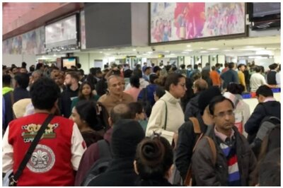 Delhi Airport Again Sees Chaos, Passengers Complain of Long Waiting Hours, Queues