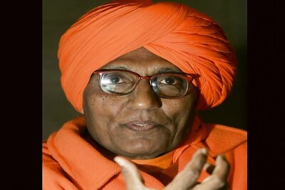Swami Agnivesh Heckles Bandaru Dattatreya For Addressing Seminar in English