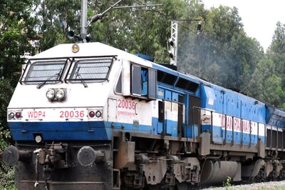 Direct Hiring at Railways Without Exam, 10th Pass Can Apply, 2422 Posts for Grabs