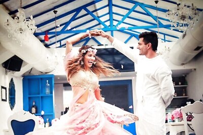 Watch: Bipasha Basu surprises guests with her impromptu performance
