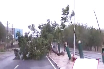 Man Injured After Street Light Pole Falls On Him In Thane