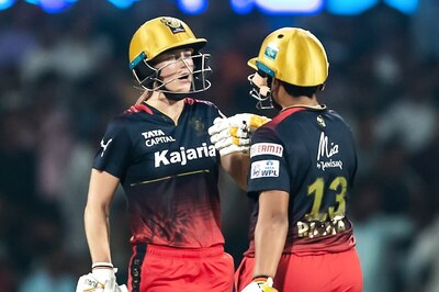 WPL 2023: Ellyse Perry Smashes 67, Richa Ghosh's Cameo Propels RCB to 150/4 Against Delhi Capitals