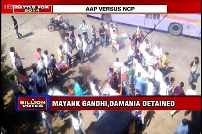 AAP protests in Mumbai after NCP workers vandalise office