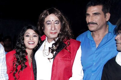 Red Lipstick, Bindi, Long Tresses: Shakti Kapoor's Strange Look is Out