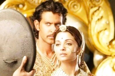 Hrithik Roshan Drops BTS Pics With Aishwarya Rai Bachchan As He Celebrates 15 Yrs Of Jodhaa Akbar
