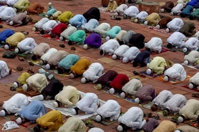Amid Row Over Loudspeakers, UP Clerics Ask Muslims to Offer 'Alvida Namaz' Only at Home, Mosques