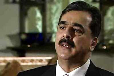 Pak SC turns down Gilani's plea in contempt case