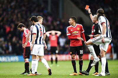 Louis van Gaal chides Juan Mata over red card