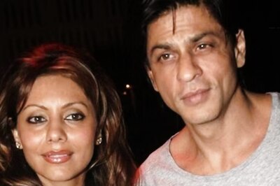 Watch: Old Video Of Shah Rukh Khan Assuring Gauri To Stop Worrying About Him