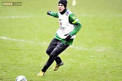 Kaka hints at leaving AC Milan