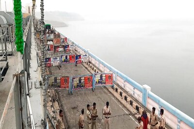 Centre Steps In As Tensions Erupt Between Andhra & Telangana Over Nagarjuna Sagar Dam Water