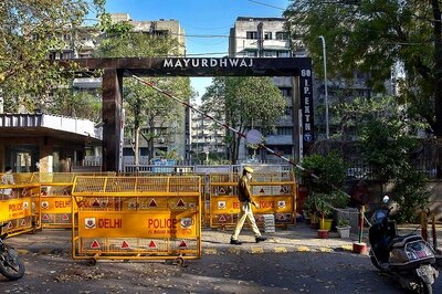 Clash Breaks Out Between Residents And Civil Defence Staff at West Delhi Containment Zone; 1 Arrested