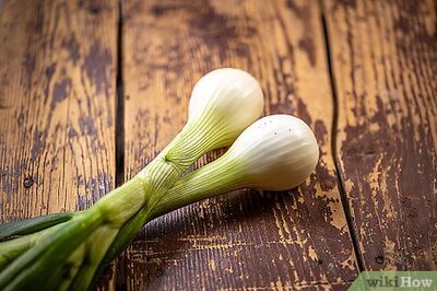 How to Tell the Difference Between Spring Onions, Shallots, and Green Onions