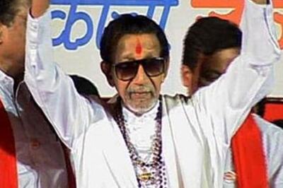 Varun's imprisonment warning to Hindus: Thackeray
