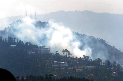 As Forest Fire Rages in Uttarakhand, Officers Leave for UK on 'Study Tour'; Locals Asked to 'Take Care' of Woodland