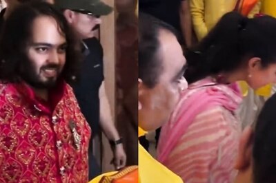 New Bride Radhika Merchant Performs Griha Pravesh at Anant Ambani's Jamnagar House | Watch