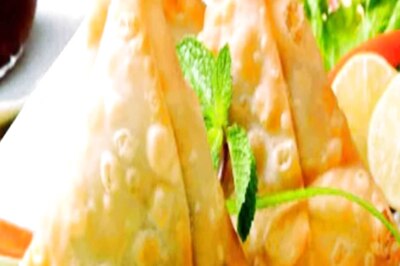 Here is How You Can Make Delectable Baked Samosas