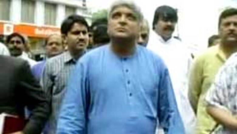 Kishore da fans angry with Akhtar