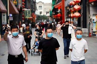 China reports 31 new COVID-19 cases in mainland, vs 37 day earlier