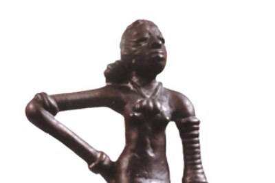 Historian Who Said Dancing Girl is Parvati Dates Sindoor to Harappan Age