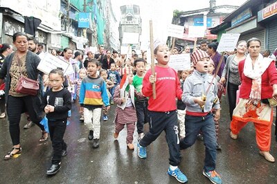 Gorkha Kids Armed With 'Khukri' Say No to Bangla, Demand Gorkhaland