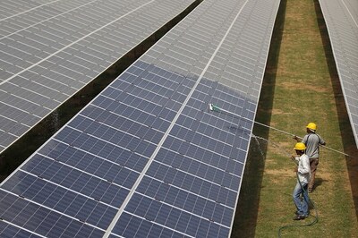 Power Ministry Considering 20-25% Import Tax on Solar Modules