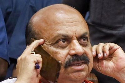 Hijab Row: Karnataka CM Holds Meeting, Existing Uniform Related Rules to Continue at Edu Institutions Until HC Verdict