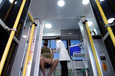 US Panel Backs Covid-19 Boosters Only for Elderly, High-risk