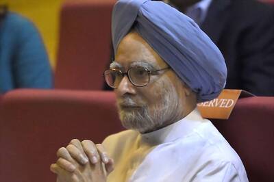 False Binary of Choosing Between Development and Freedom Being Created: Manmohan Singh