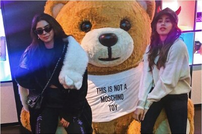 ​Janhvi Kapoor's Mobile Cover Has Her Cute Photo with Sister Khushi, See Pic