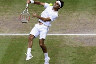 Federer reaches seventh successive Wimbledon final