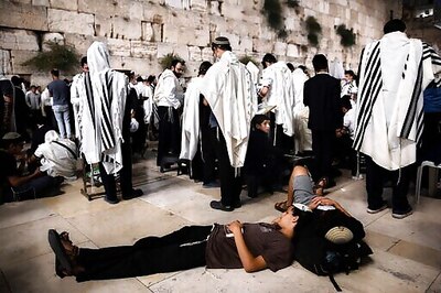 Hundreds Of Jews Visit Contested Holy Site In Jerusalem