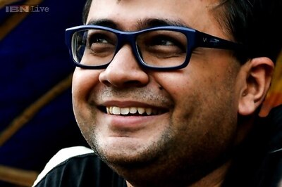 Bengali director Bauddhayan Mukherji wins the Aravindan Puraskaram for his film 'Teenkahon'