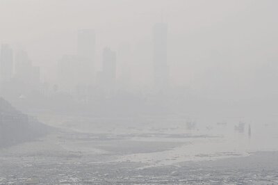 As Mumbai Air Turns Worse Than Delhi, BMC Gears Up with Sprinklers, Team of Monitors; PMO Dials Shinde