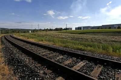 Woman, Daughter Die After They Jump Before Moving Train in Rajasthan