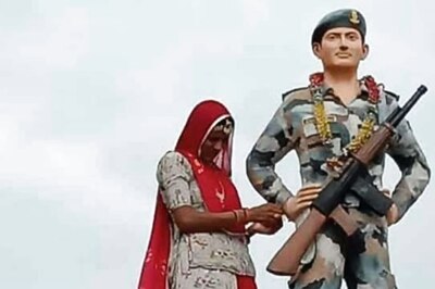 Photo of Woman Tying Rakhi on Martyr Ganpat Ram Kadwasra's Statue Leaves Internet Emotional