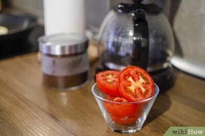 3 Ways to Keep a Sliced Tomato from Going Bad