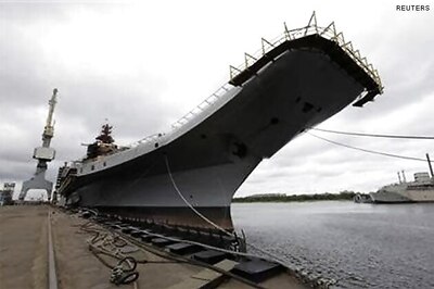 INS Vikramaditya starts sailing towards India from Russia